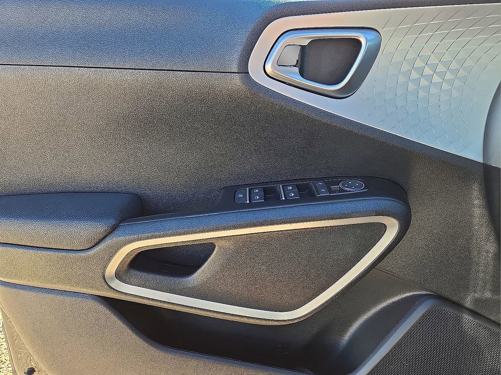 Used 2024 Kia Soul LX w/ Option Group 015 image 20
