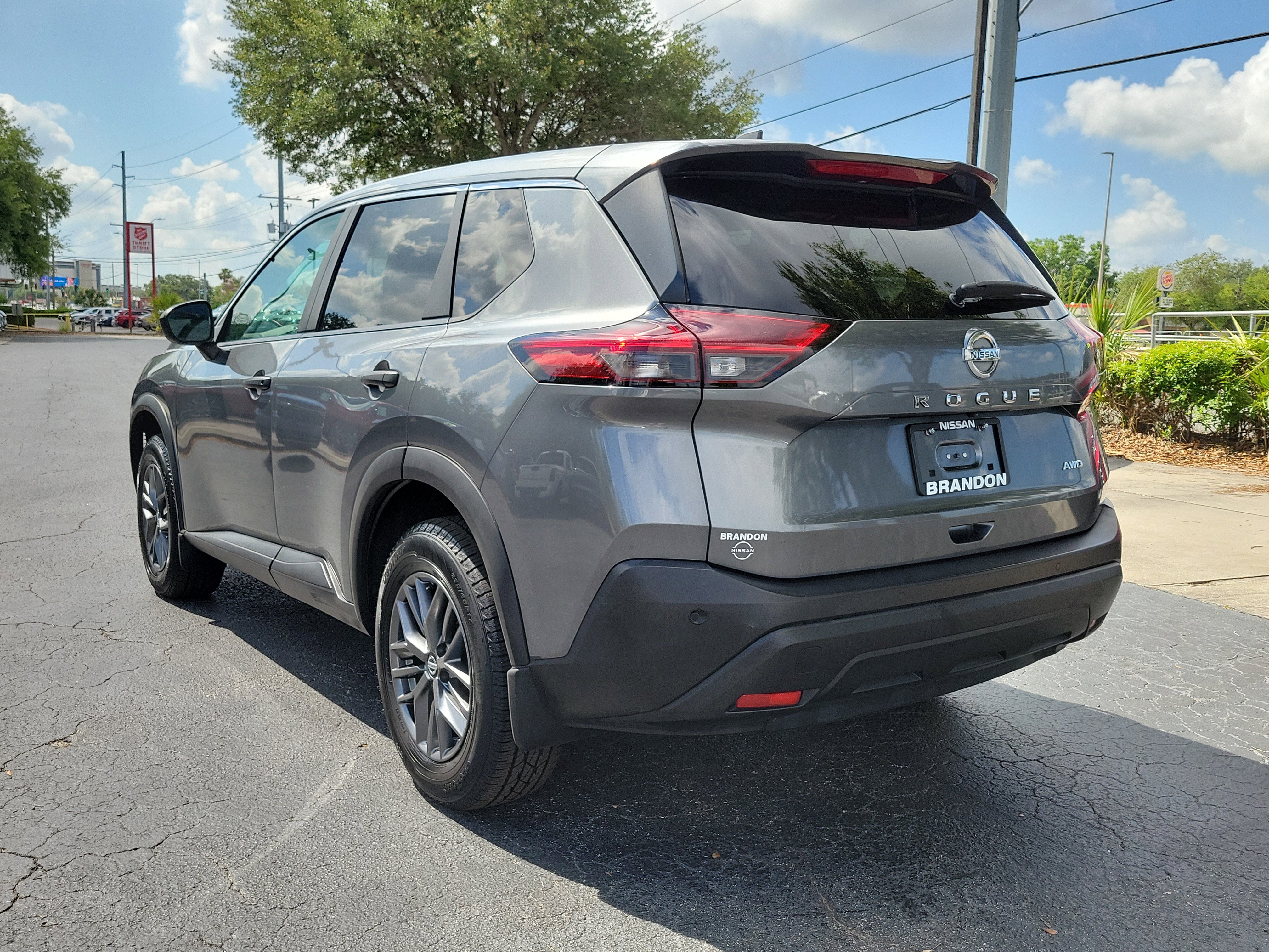 Used 2021 Nissan Rogue S AWD/4WD image 5