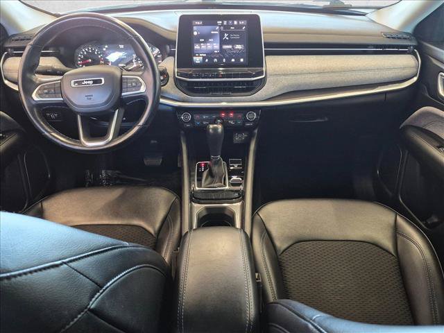 Used 2022 Jeep Compass Latitude w/ Convenience Group AWD/4WD image 16