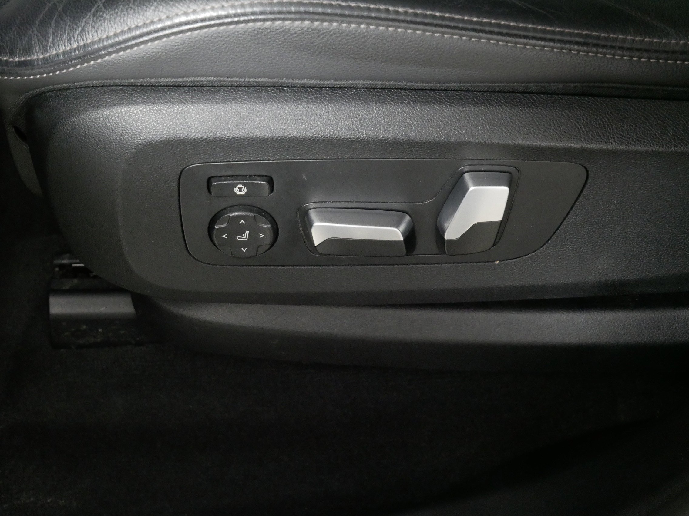 Used 2020 BMW X7 xDrive40i w/ Premium Package image 20