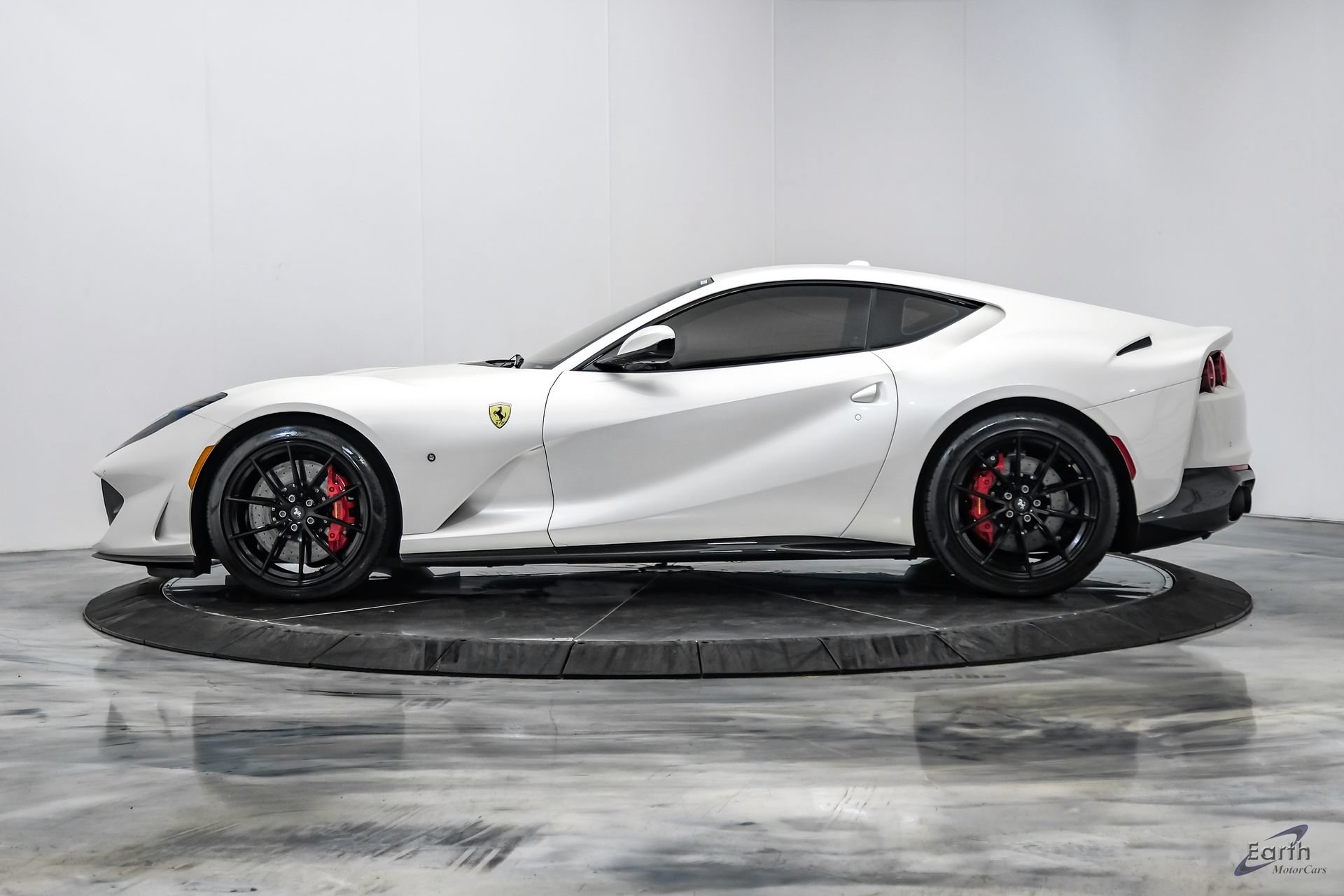 Used 2019 Ferrari 812 Superfast RWD image 8