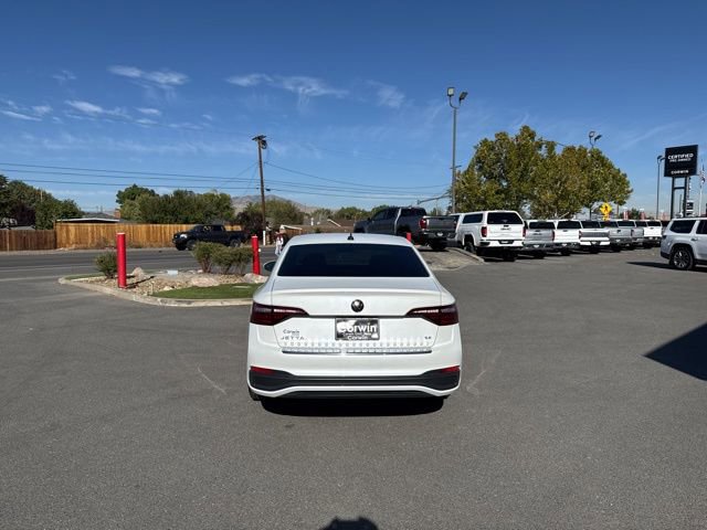 Used 2024 Volkswagen Jetta SE image 7