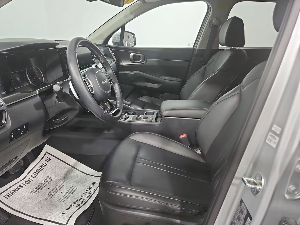Used 2023 Kia Sorento EX image 10