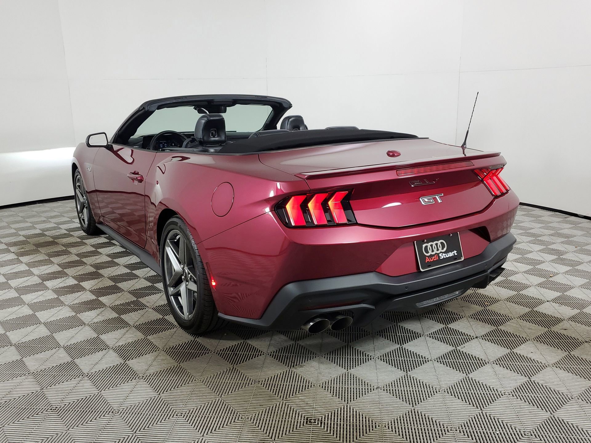 Used 2025 Ford Mustang GT Premium image 8