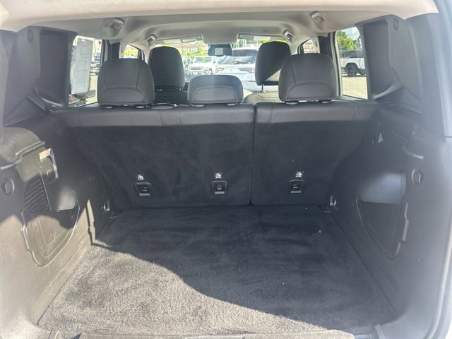 Used 2023 Jeep Renegade Trailhawk w/ Trailhawk Elite Group AWD/4WD image 12