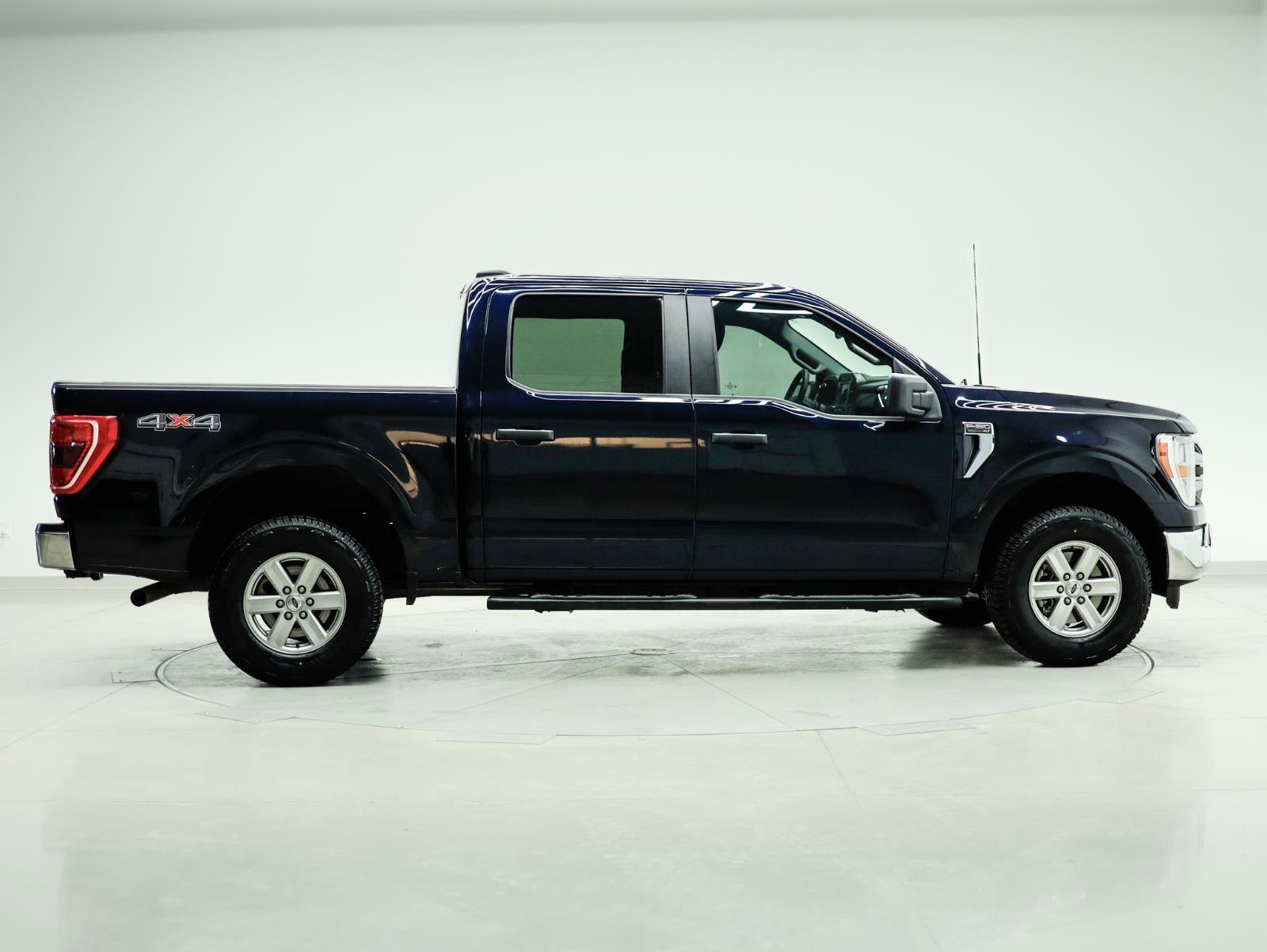 Used 2022 Ford F150 XLT w/ Trailer Tow Package image 11