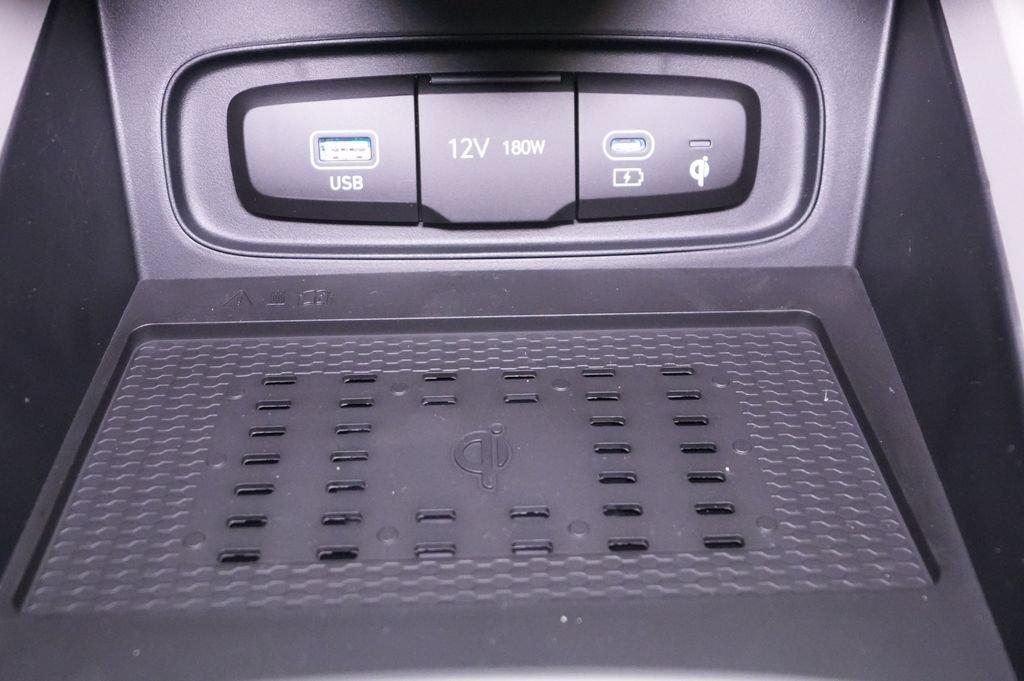 New 2026 Hyundai Venue SEL FWD image 31