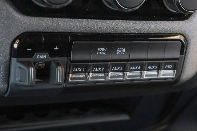 New 2025 RAM 5500 Tradesman w/ Chrome Appearance Group image 16