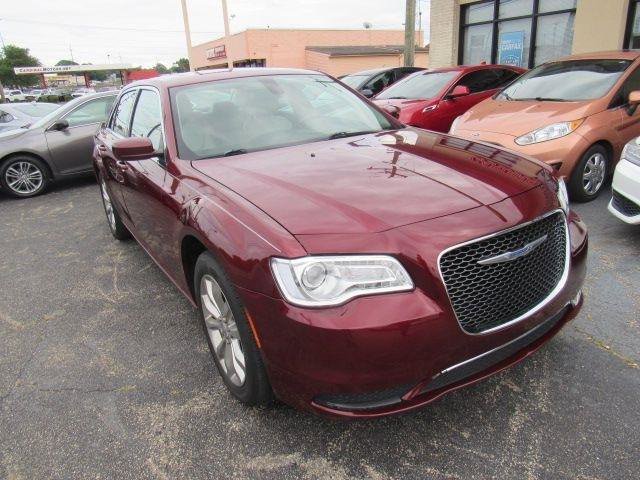 Used 2019 Chrysler 300 Touring L w/ Quick Order Package 22F AWD/4WD image 1