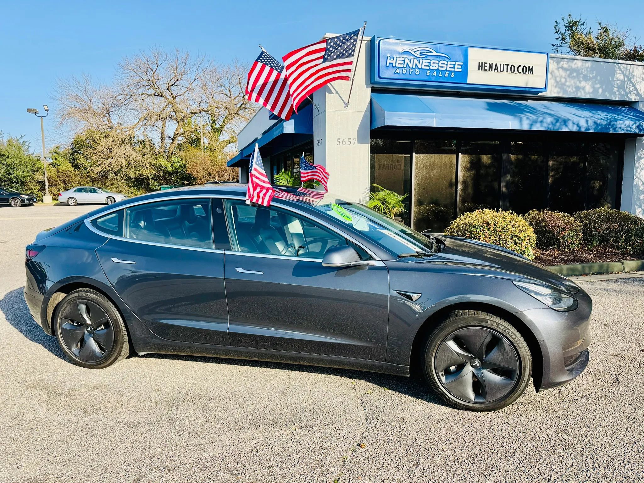 Used 2018 Tesla Model 3 Mid Range image 16