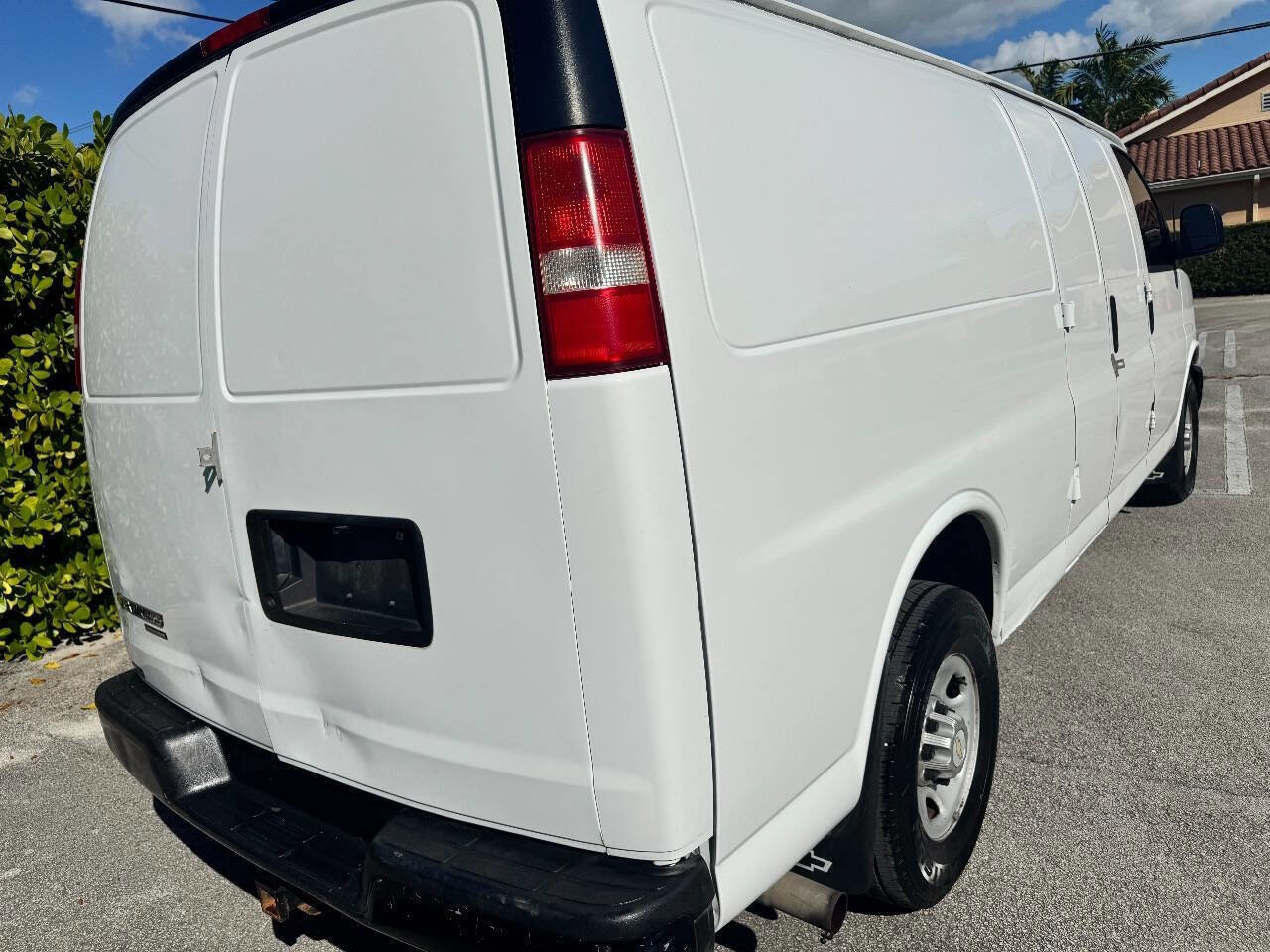 Used 2013 Chevrolet Express 2500 Extended image 5