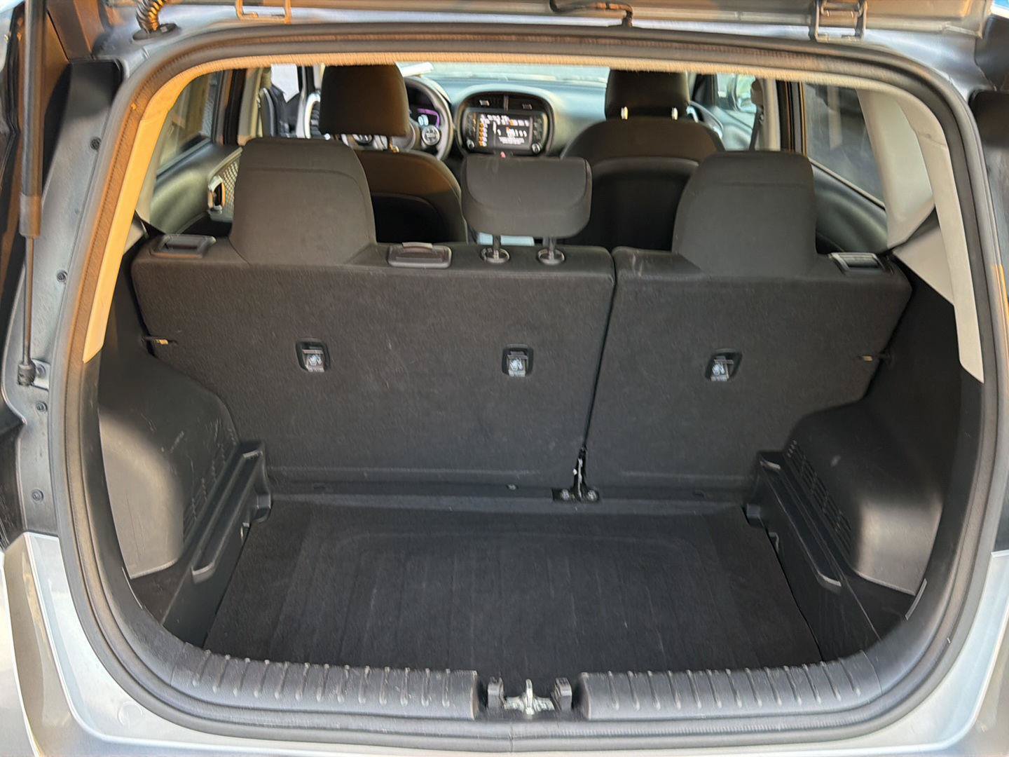 Used 2024 Kia Soul LX w/ Option Group 015 FWD image 31