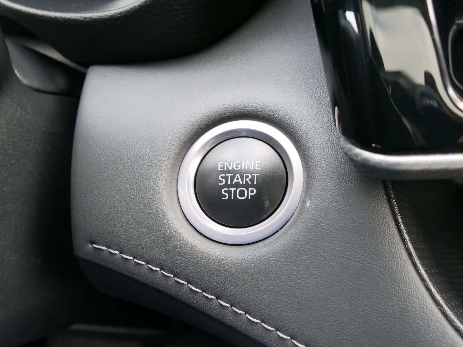 Used 2024 Toyota Highlander Platinum image 27