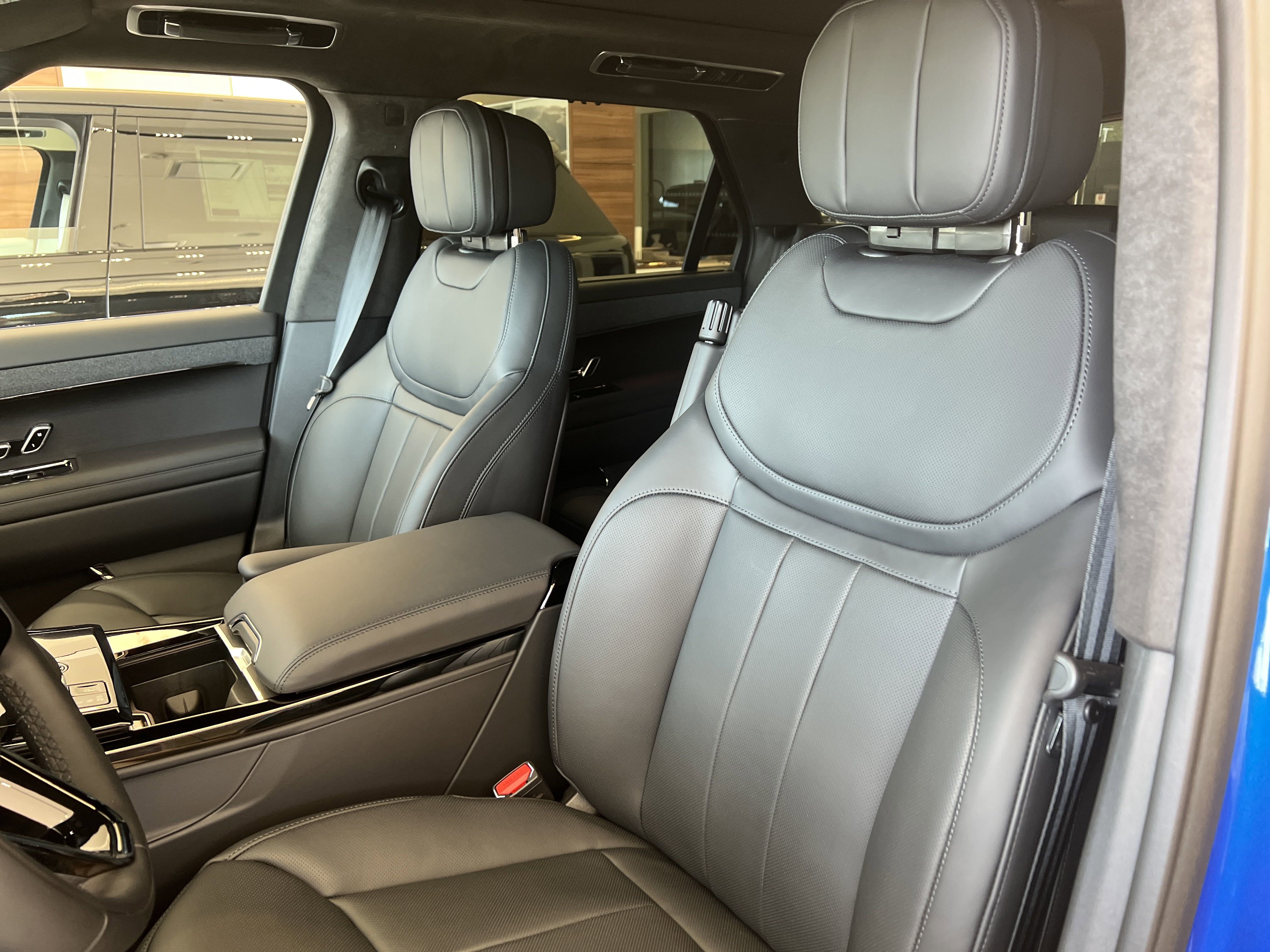 New 2025 Land Rover Range Rover Sport Autobiography image 13