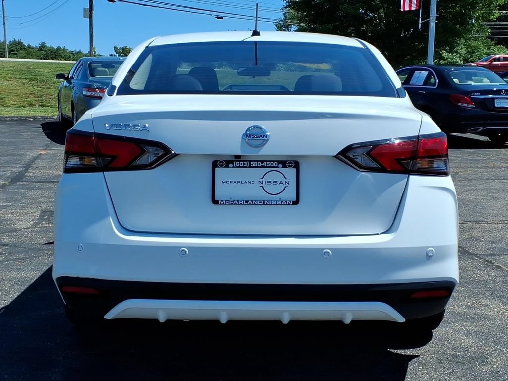 Used 2022 Nissan Versa S FWD image 4