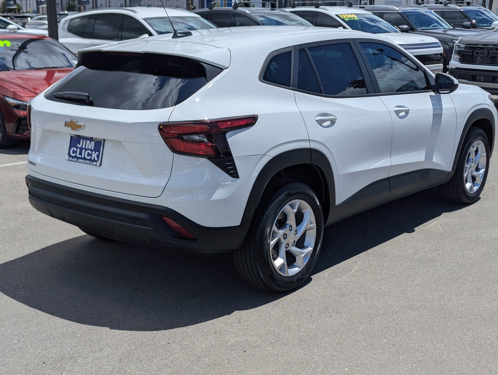 Used 2024 Chevrolet Trax LS w/ LS Convenience Package FWD image 2
