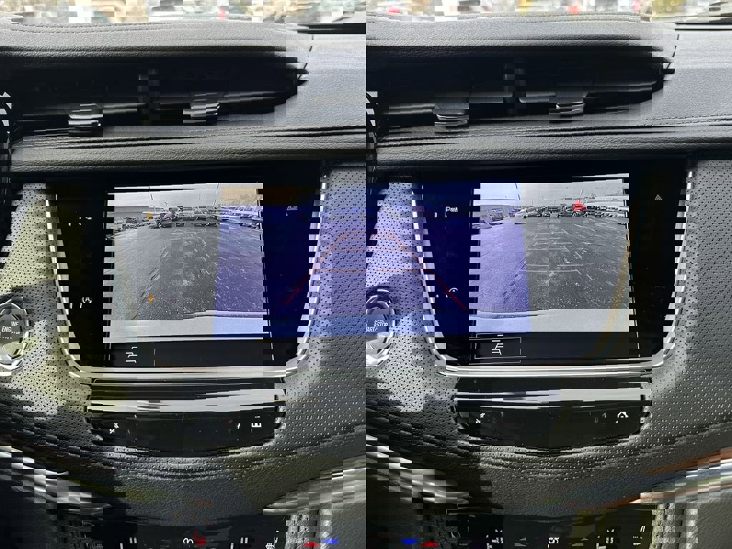 Certified 2025 Cadillac XT5 Premium Luxury w/ LPO, Floor Liner Package image 17