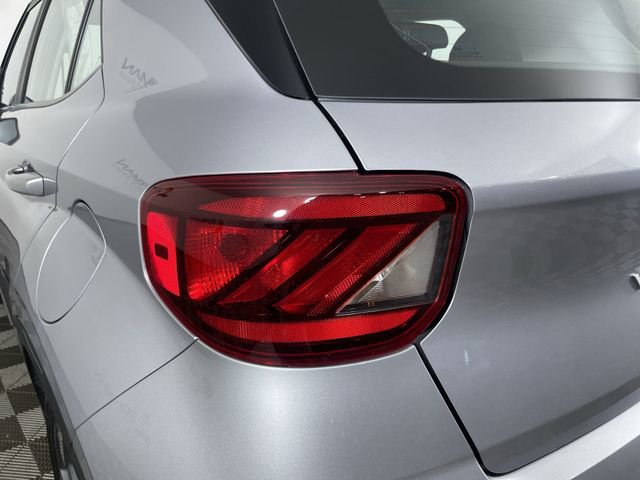 Used 2025 Hyundai Venue SEL image 35