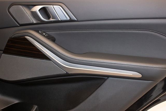 Used 2025 BMW X5 xDrive50e image 13