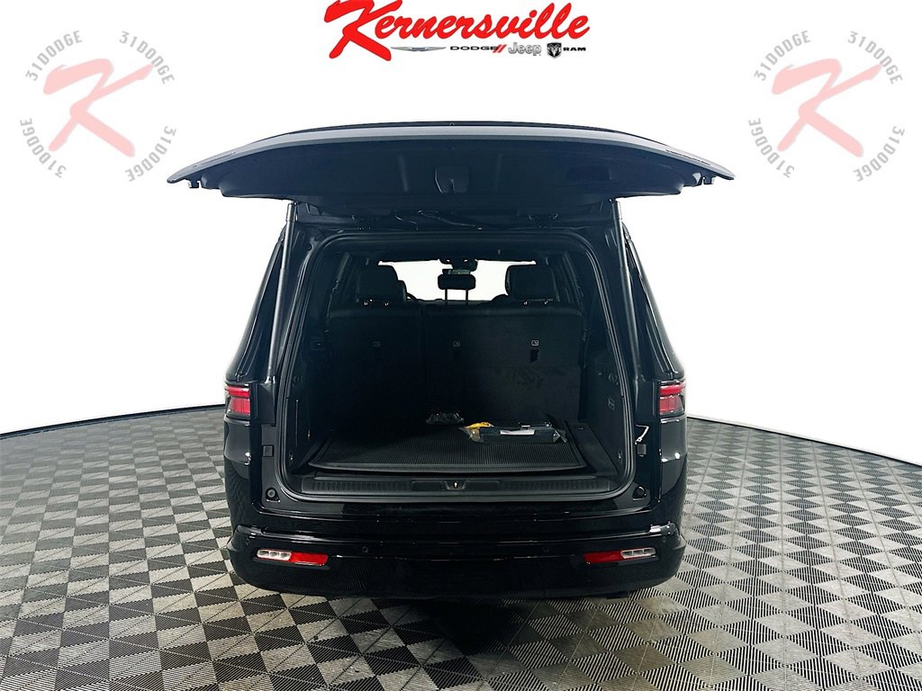 New 2025 Jeep Wagoneer L Series II image 16