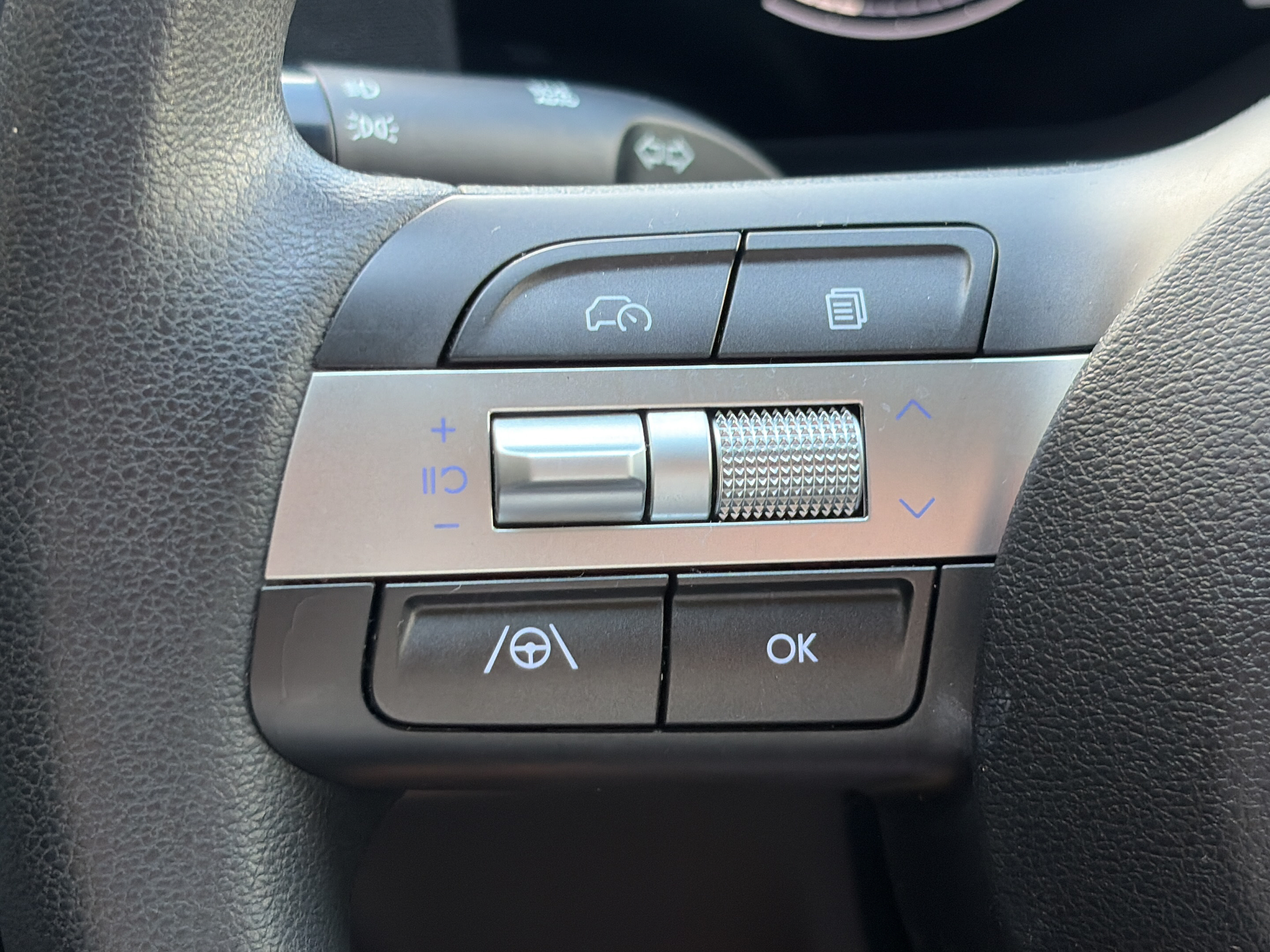 Certified 2024 Hyundai Kona SE FWD image 22