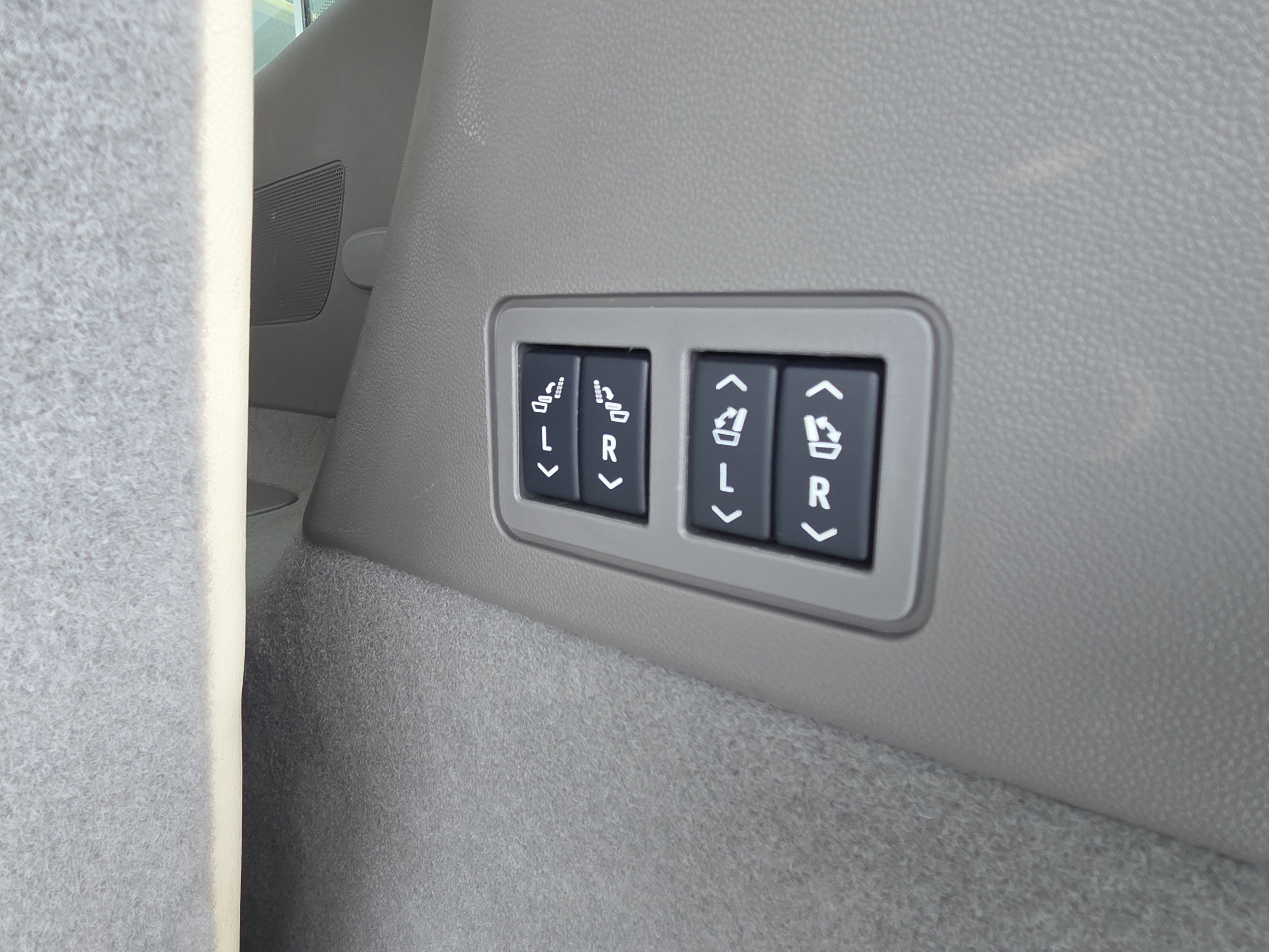 Certified 2025 Cadillac XT6 Premium Luxury image 40