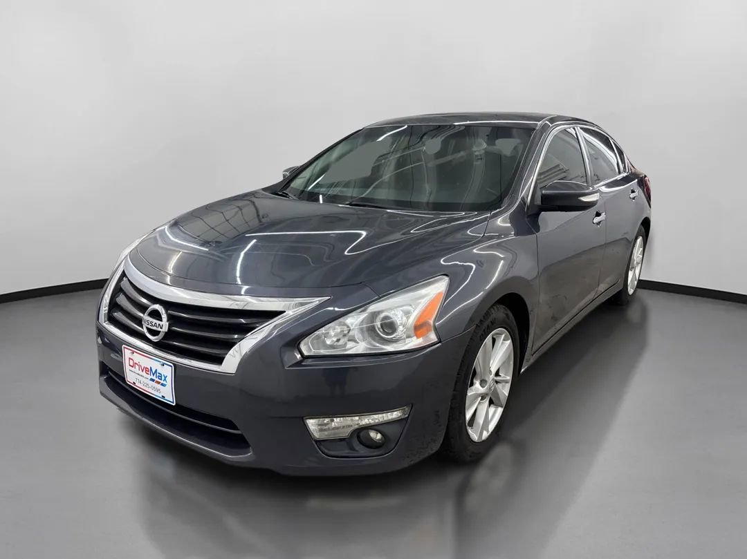 Used 2013 Nissan Altima 2.5 SL w/ Technology Pkg FWD image 4