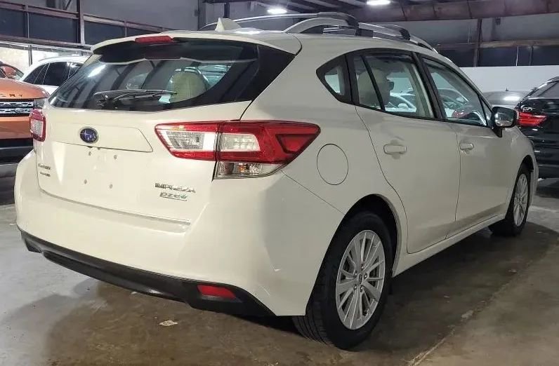 Used 2017 Subaru Impreza 2.0i Premium image 7