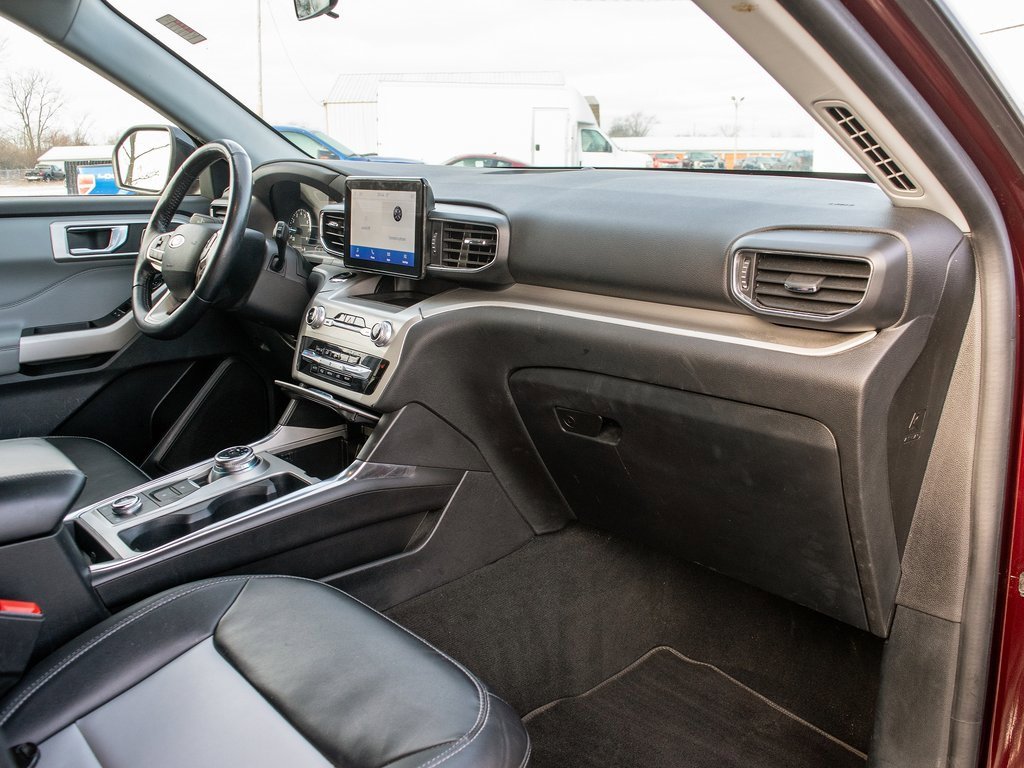 Used 2022 Ford Explorer XLT w/ Equipment Group 202A image 35