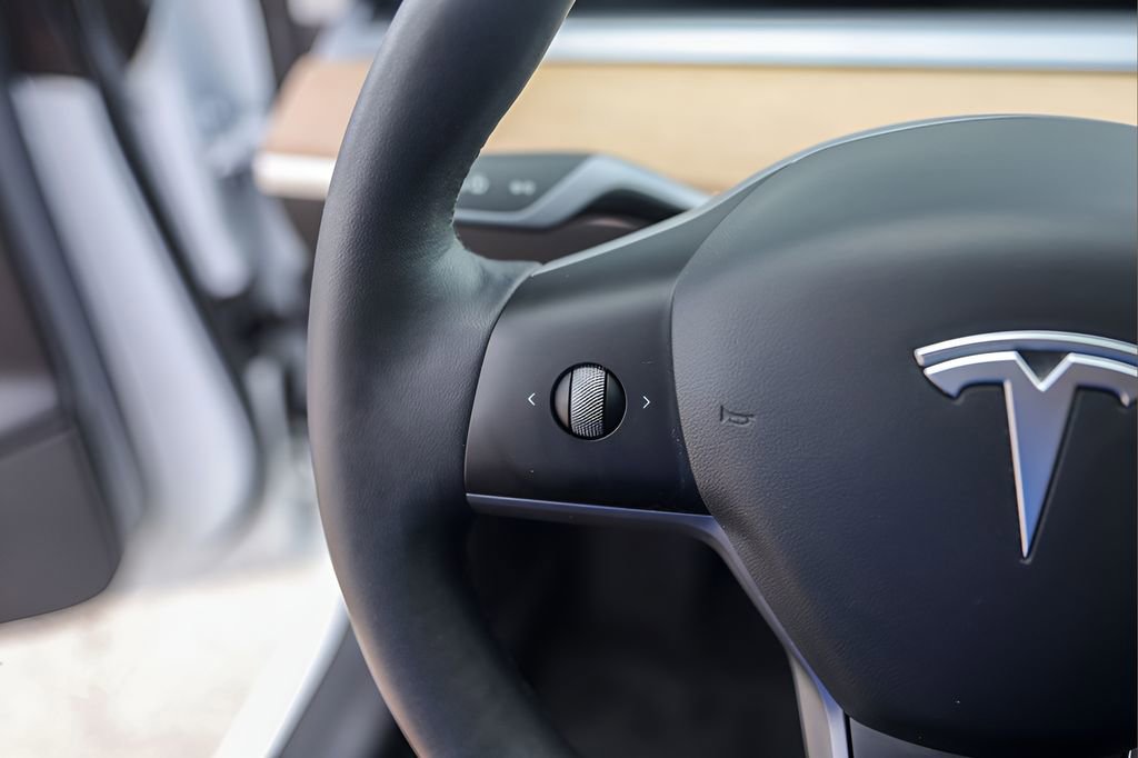 Used 2021 Tesla Model 3 Standard Range Plus RWD image 14