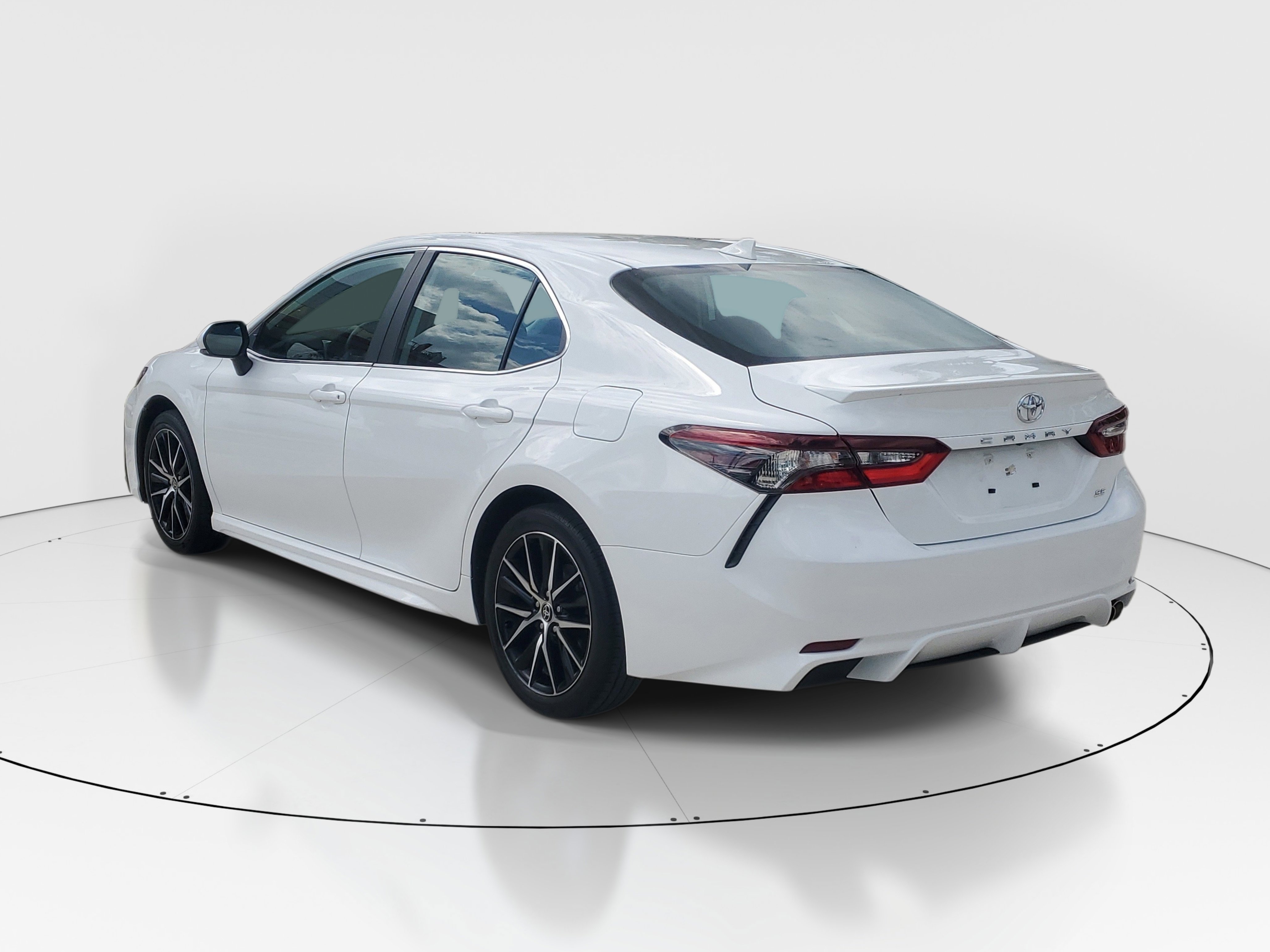 Certified 2023 Toyota Camry SE FWD image 5