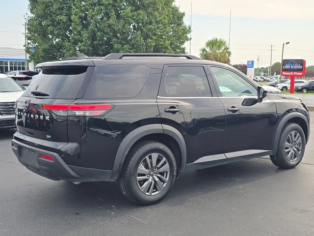 Certified 2024 Nissan Pathfinder SV FWD image 3