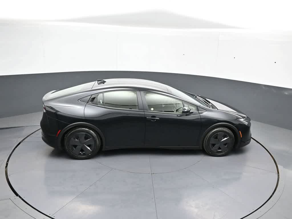 Certified 2025 Toyota Prius LE FWD image 37