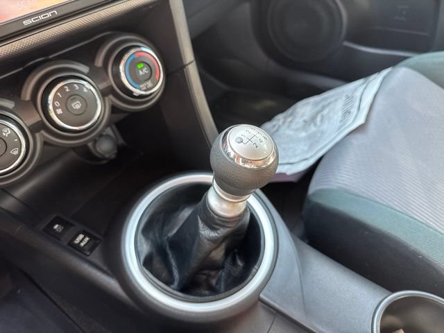 Used 2014 Scion tC FWD image 17