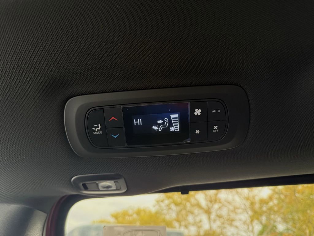 New 2026 Chrysler Pacifica Limited w/ Uconnect Theater Family Group FWD image 29