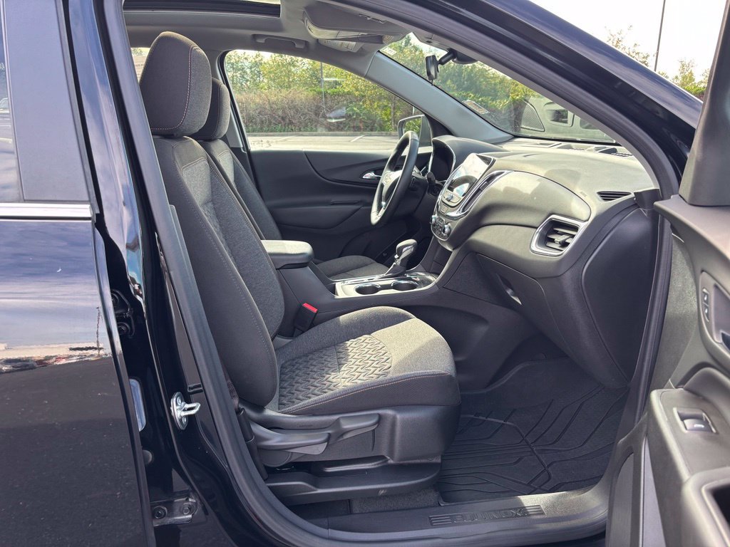 Used 2024 Chevrolet Equinox LT AWD/4WD image 23