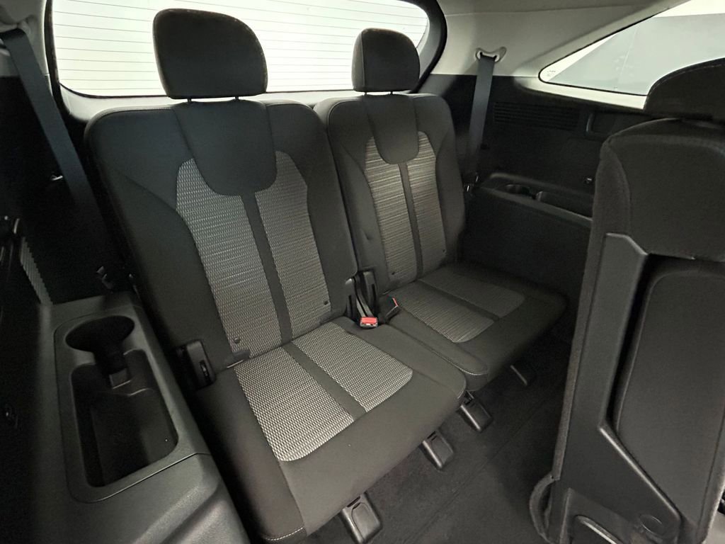 Used 2023 Kia Sorento LX FWD image 35
