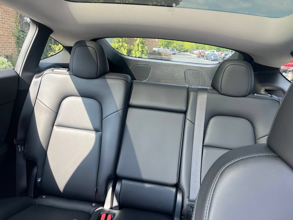 Used 2024 Tesla Model Y Long Range RWD image 20