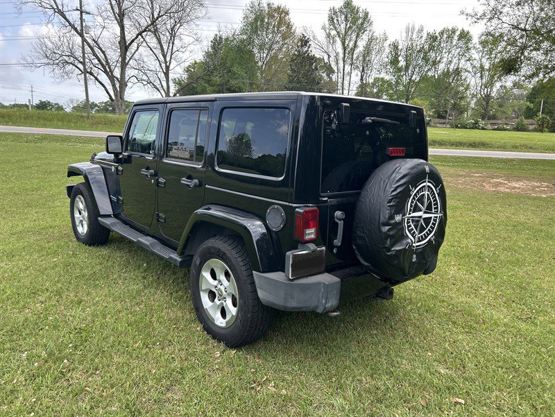 Used 2012 Jeep Wrangler Unlimited Sahara AWD/4WD image 8