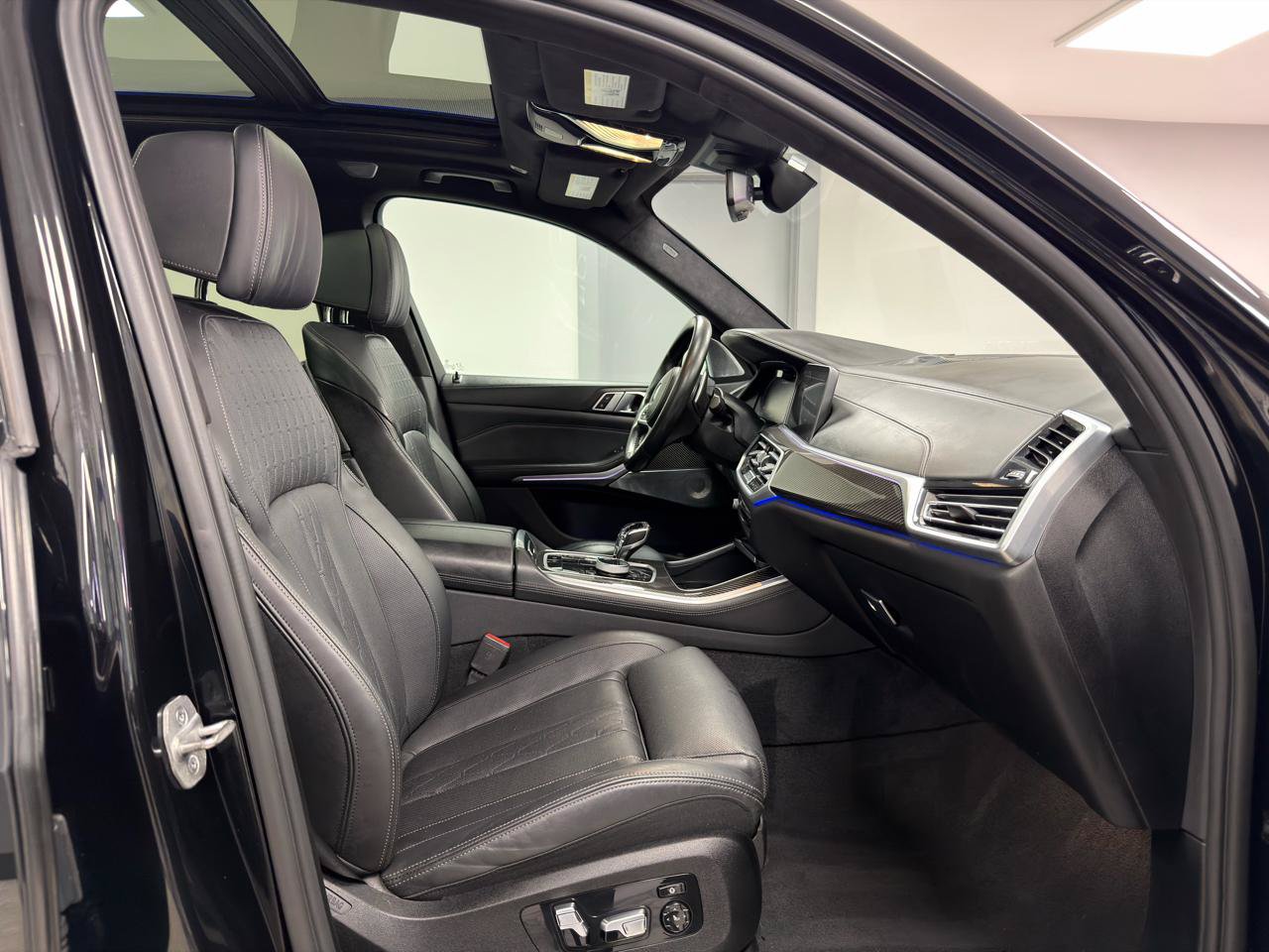 Used 2021 BMW X5 M50i w/ Executive Package AWD/4WD image 10