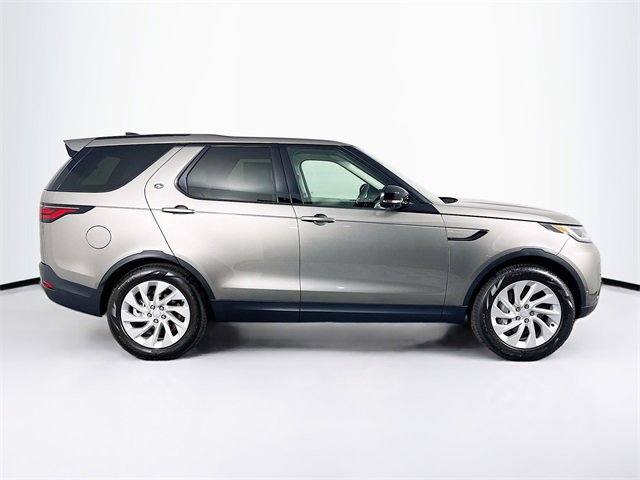 Used 2024 Land Rover Discovery S image 4