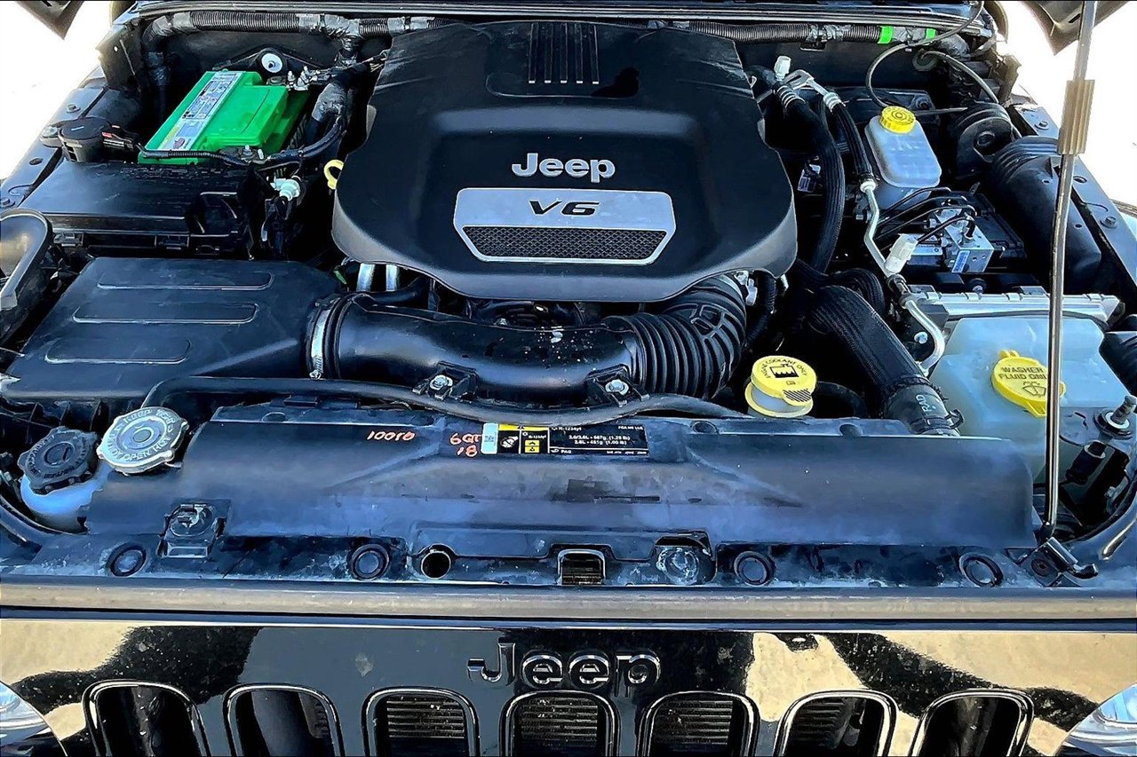 Used 2018 Jeep Wrangler Unlimited Sahara image 27