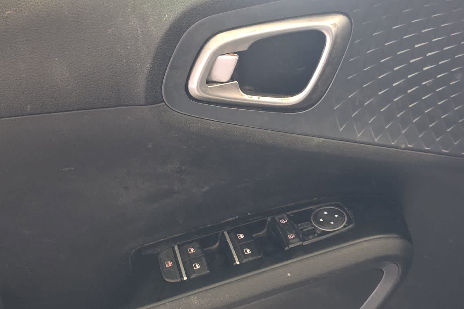 Used 2020 Kia Soul S FWD image 15