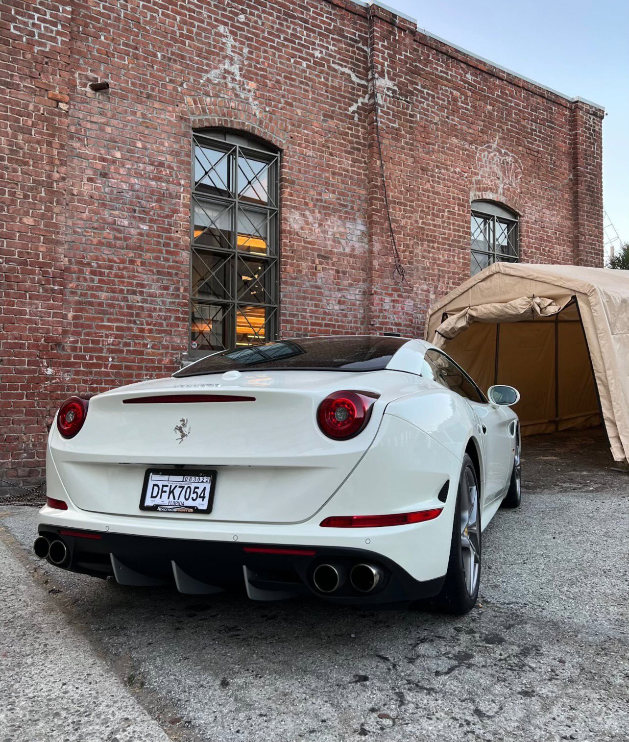 Used 2015 Ferrari California T RWD image 3