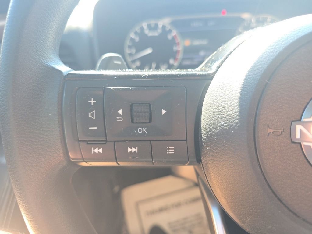 Used 2022 Nissan Rogue SV FWD image 22