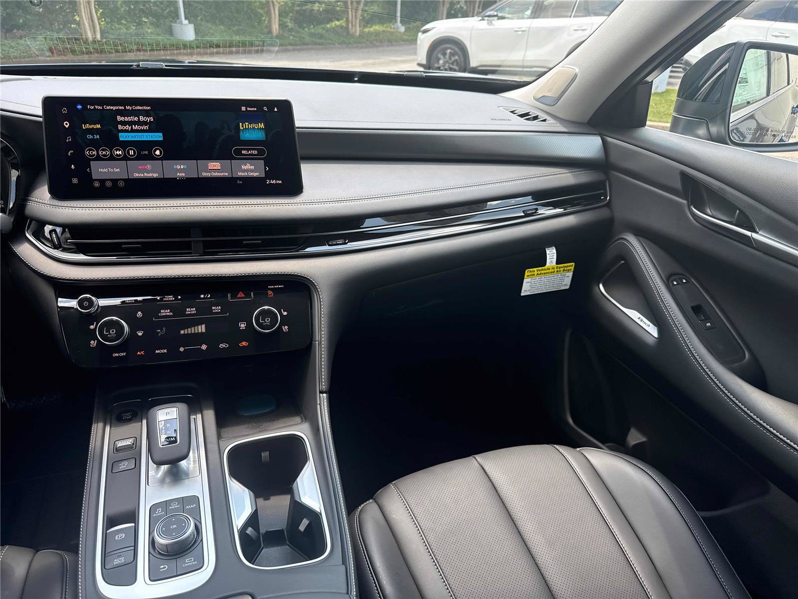 New 2027 INFINITI QX60 Luxe w/ Cargo Package FWD image 15
