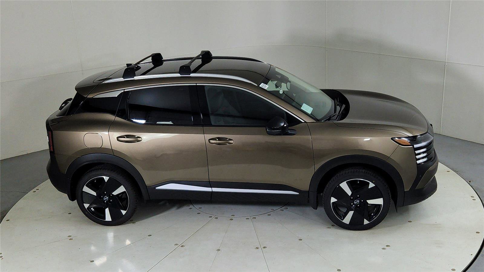 New 2026 Nissan Kicks SR w/ Cold Weather Package image 24