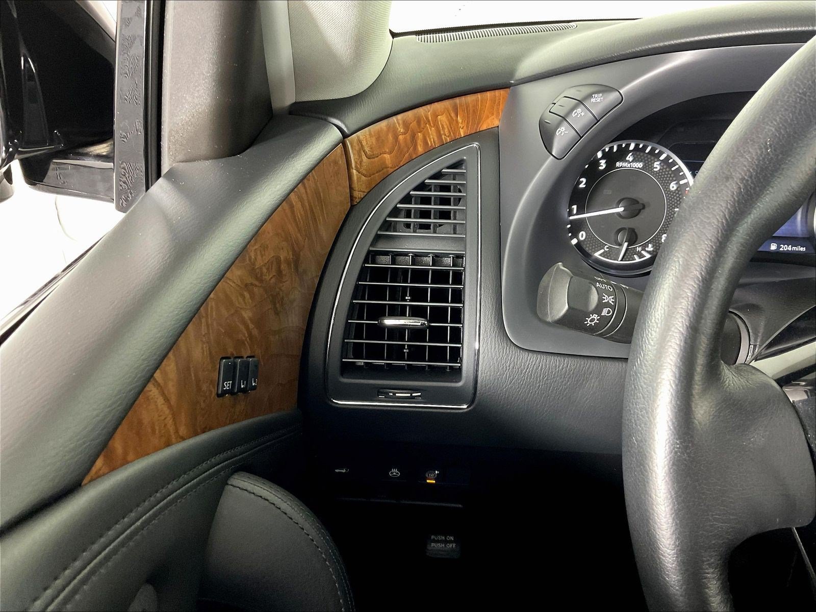 Used 2023 Nissan Armada SL w/ Cargo Package AWD/4WD image 15