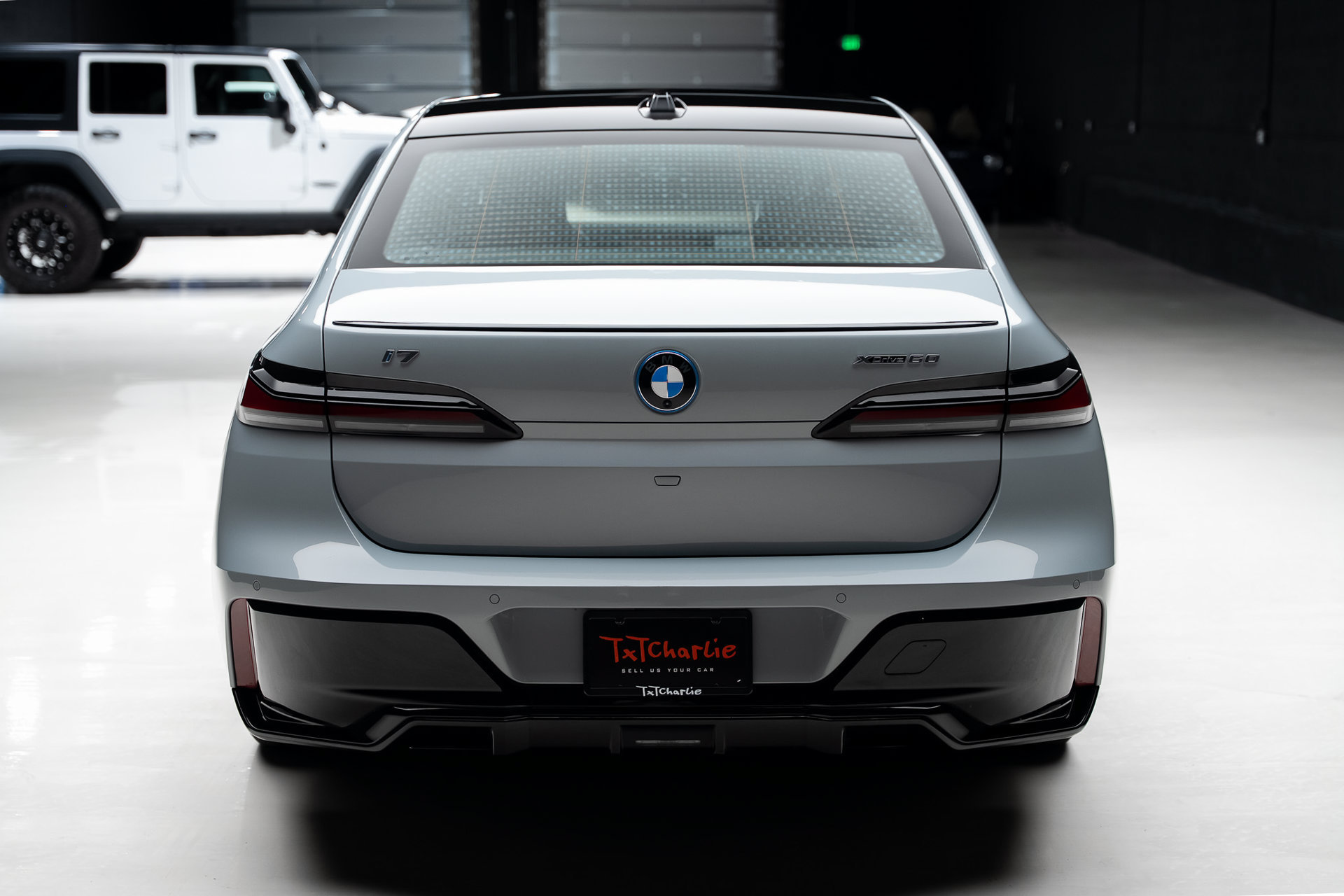 Used 2024 BMW i7 xDrive60 w/ Executive Package AWD/4WD image 26