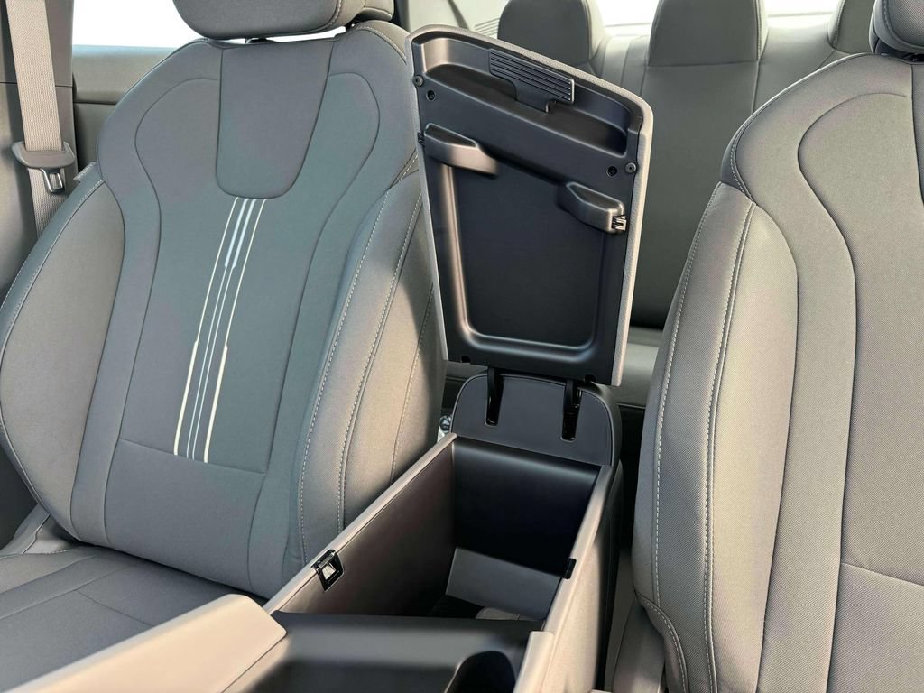 New 2025 Hyundai Elantra Sport FWD image 18
